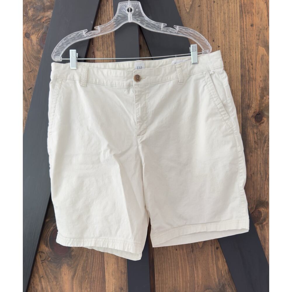 GAP Women’s 9" Inseam Stretch High Rise Bermuda Short Khaki Size 16